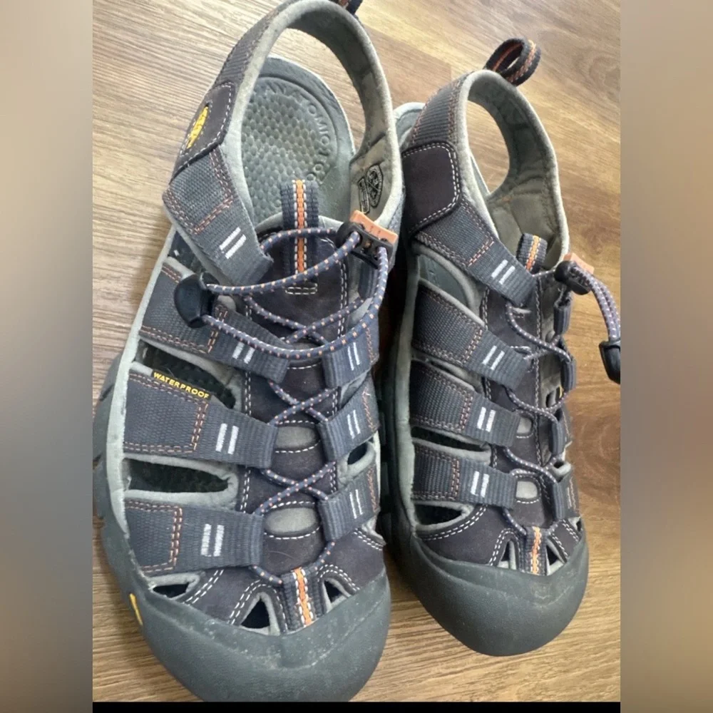 Keen Newport H2 Athletic Sports Sandals Mens Size 10 Waterproof
